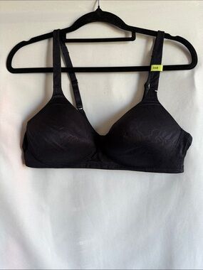 Vanity Fair Black Wireless Support Bra